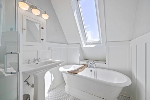 Tiny photo for 1540 Pacific Terrace, Klamath Falls, OR 97601 (MLS # 220217469)