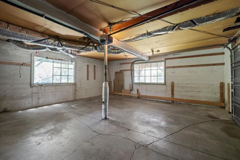 Tiny photo for 1540 Pacific Terrace, Klamath Falls, OR 97601 (MLS # 220217469)