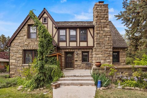 Photo of 1540 Pacific Terrace, Klamath Falls, OR 97601 (MLS # 220217469)