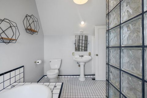 Tiny photo for 1540 Pacific Terrace, Klamath Falls, OR 97601 (MLS # 220217469)