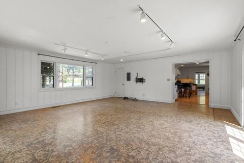 Tiny photo for 1540 Pacific Terrace, Klamath Falls, OR 97601 (MLS # 220217469)