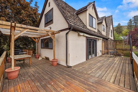 Tiny photo for 1540 Pacific Terrace, Klamath Falls, OR 97601 (MLS # 220217469)