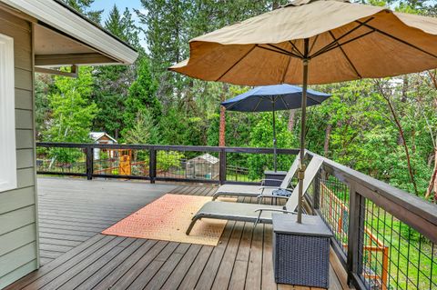 Tiny photo for 1230 Westmont Drive, Jacksonville, OR 97530 (MLS # 220219949)