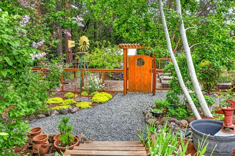 Tiny photo for 1230 Westmont Drive, Jacksonville, OR 97530 (MLS # 220219949)