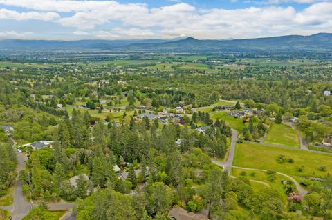 Tiny photo for 1230 Westmont Drive, Jacksonville, OR 97530 (MLS # 220219949)