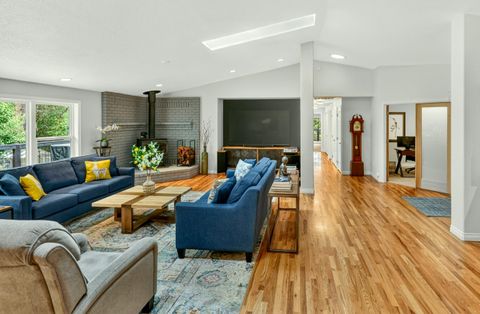 Tiny photo for 1230 Westmont Drive, Jacksonville, OR 97530 (MLS # 220219949)