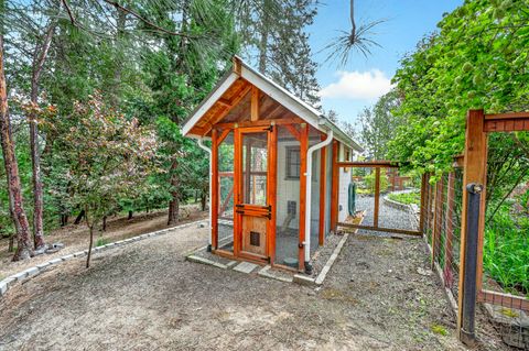 Tiny photo for 1230 Westmont Drive, Jacksonville, OR 97530 (MLS # 220219949)