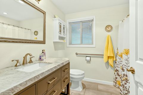 Tiny photo for 1230 Westmont Drive, Jacksonville, OR 97530 (MLS # 220219949)