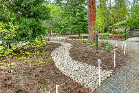 Tiny photo for 1230 Westmont Drive, Jacksonville, OR 97530 (MLS # 220219949)