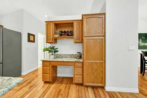 Tiny photo for 1230 Westmont Drive, Jacksonville, OR 97530 (MLS # 220219949)