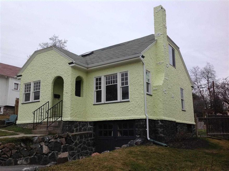 Cute Home With 2 Could Be 3 Bedrooms.Room Upstairs Has Been Finished And Has A Closet.Home Has A Basement With Storage Space And A New Heater.Yard Is Fenced.Some Remodeling Has Been Done.Home Is Not Available On Saturday By Seller Request
