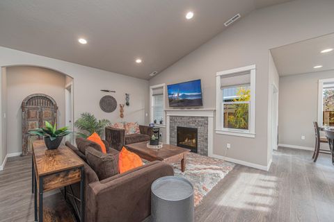 Tiny photo for 61366 SE Preston Street, Bend, OR 97702 (MLS # 220211528)