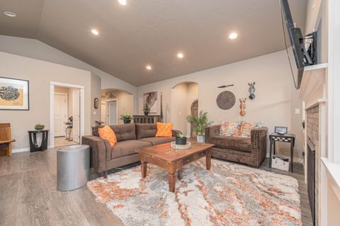 Tiny photo for 61366 SE Preston Street, Bend, OR 97702 (MLS # 220211528)