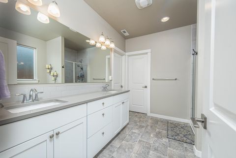 Tiny photo for 61366 SE Preston Street, Bend, OR 97702 (MLS # 220211528)