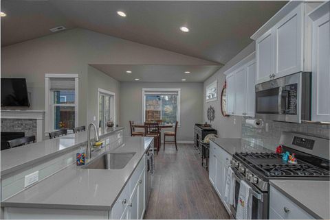 Tiny photo for 61366 SE Preston Street, Bend, OR 97702 (MLS # 220211528)