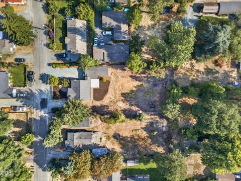 Tiny photo for 1409 Florence Lane, Grants Pass, OR 97527 (MLS # 220227483)
