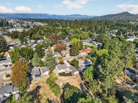 Tiny photo for 1409 Florence Lane, Grants Pass, OR 97527 (MLS # 220227483)