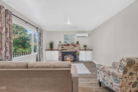 Tiny photo for 1409 Florence Lane, Grants Pass, OR 97527 (MLS # 220227483)