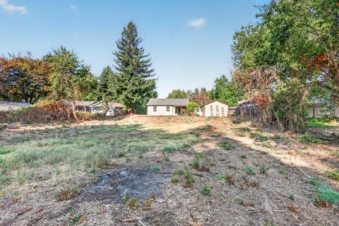 Tiny photo for 1409 Florence Lane, Grants Pass, OR 97527 (MLS # 220227483)