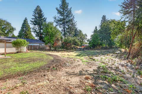 Tiny photo for 1409 Florence Lane, Grants Pass, OR 97527 (MLS # 220227483)