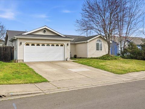 Tiny photo for 8022 Thunderhead Avenue, White City, OR 97503 (MLS # 220217152)
