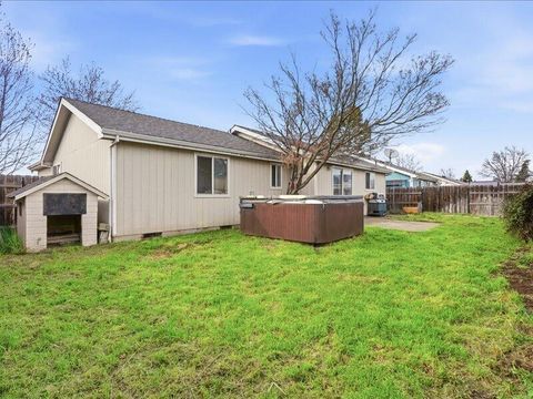 Tiny photo for 8022 Thunderhead Avenue, White City, OR 97503 (MLS # 220217152)