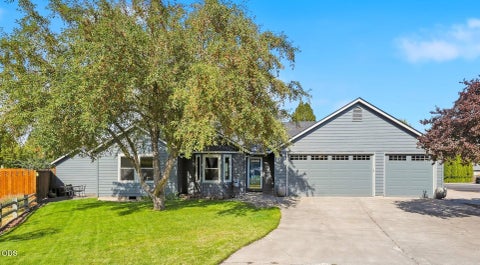 Photo of 951 NE Lena Place, Bend, OR 97701 (MLS # 220228785)
