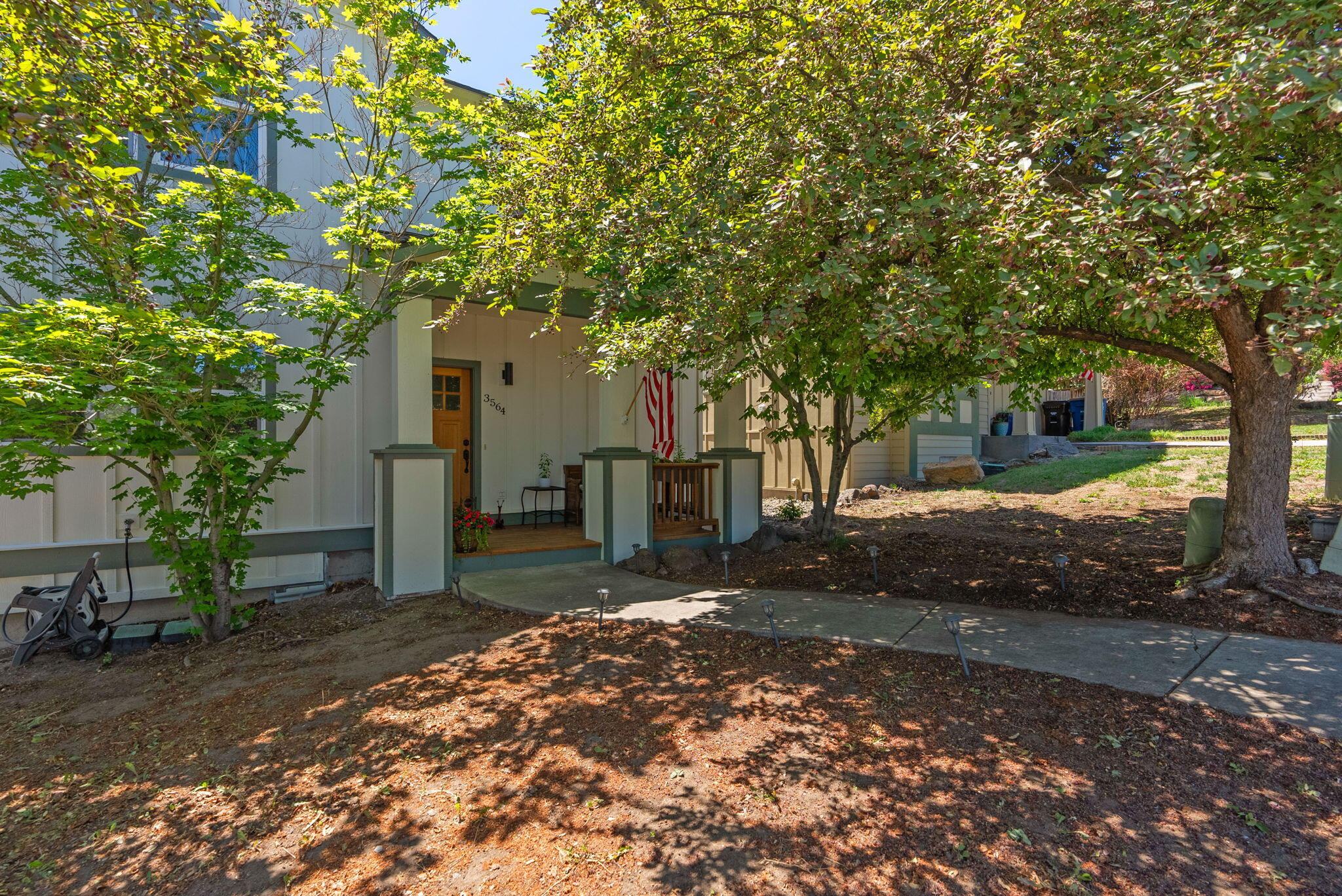 3564 SW Salmon Avenue