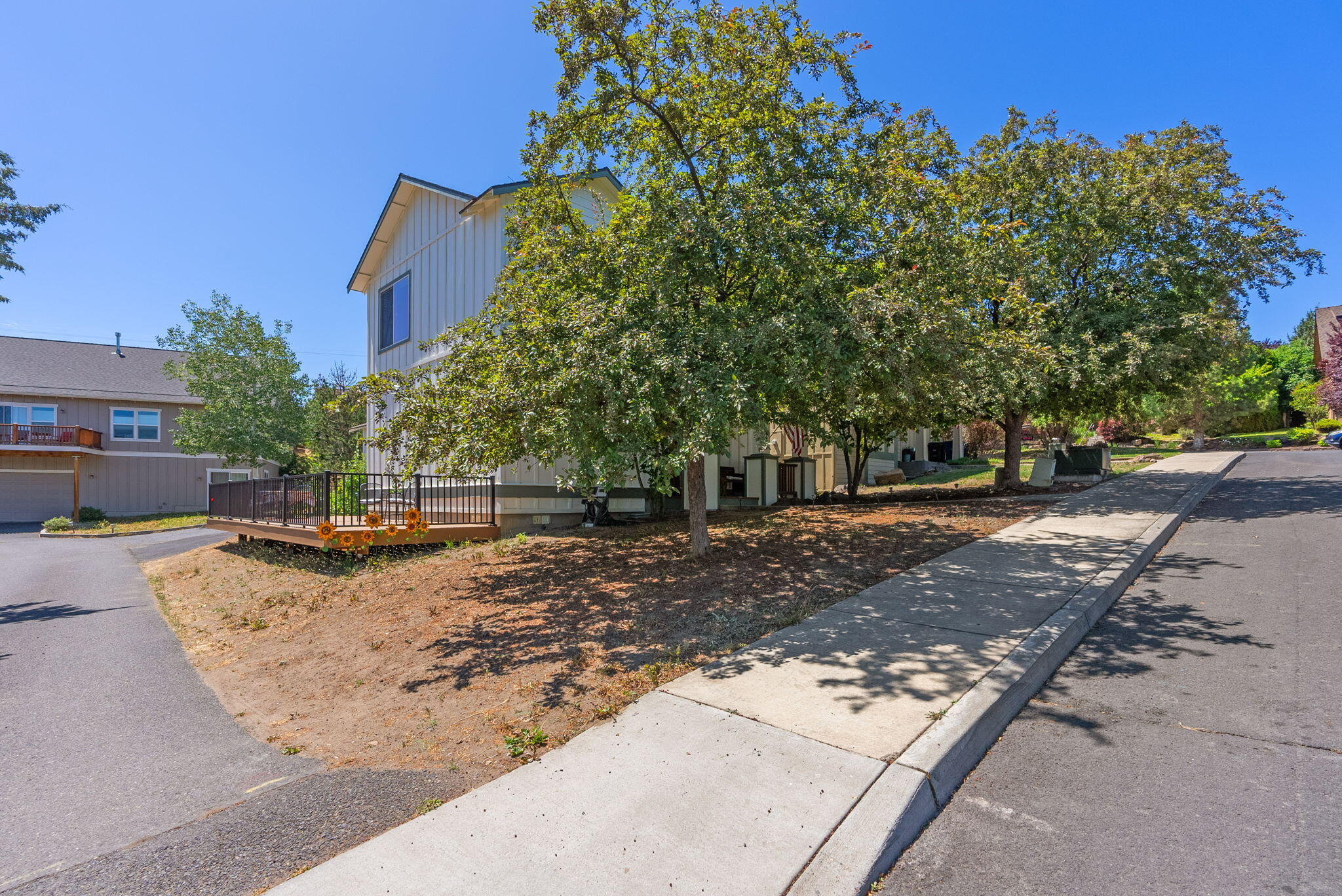 3564 SW Salmon Avenue
