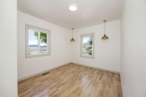 Tiny photo for 392 Del Fatti Lane, Klamath Falls, OR 97603 (MLS # 220212481)