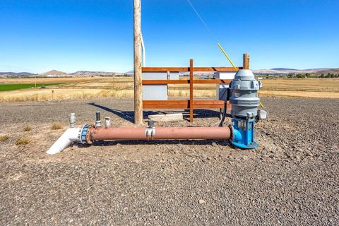 Tiny photo for 392 Del Fatti Lane, Klamath Falls, OR 97603 (MLS # 220212481)