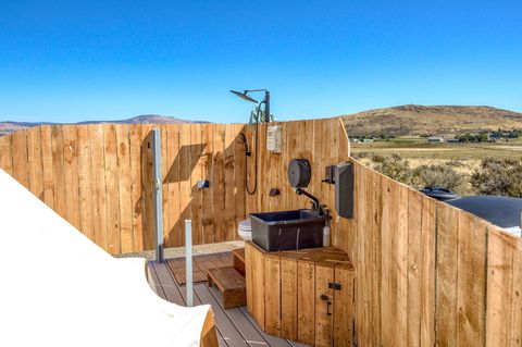 Tiny photo for 392 Del Fatti Lane, Klamath Falls, OR 97603 (MLS # 220212481)