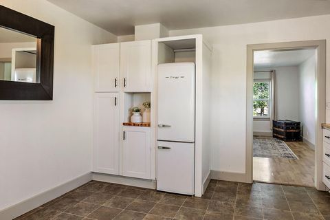 Tiny photo for 392 Del Fatti Lane, Klamath Falls, OR 97603 (MLS # 220212481)