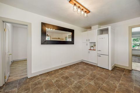 Tiny photo for 392 Del Fatti Lane, Klamath Falls, OR 97603 (MLS # 220212481)