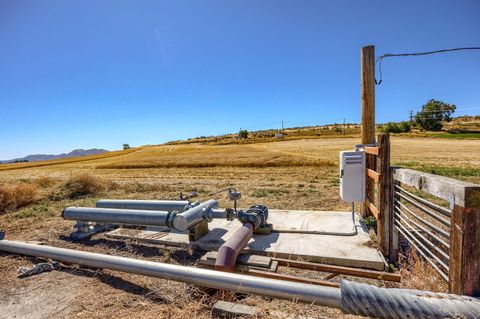 Tiny photo for 392 Del Fatti Lane, Klamath Falls, OR 97603 (MLS # 220212481)