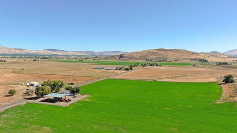 Tiny photo for 392 Del Fatti Lane, Klamath Falls, OR 97603 (MLS # 220212481)