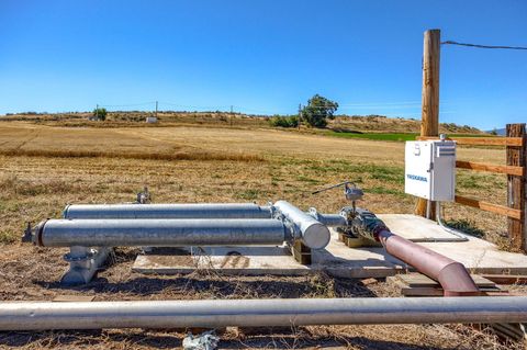 Tiny photo for 392 Del Fatti Lane, Klamath Falls, OR 97603 (MLS # 220212481)