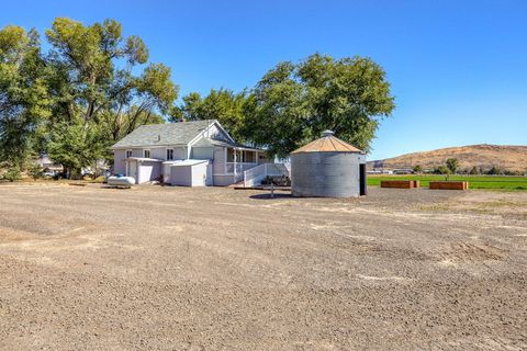 Tiny photo for 392 Del Fatti Lane, Klamath Falls, OR 97603 (MLS # 220212481)