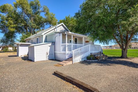 Tiny photo for 392 Del Fatti Lane, Klamath Falls, OR 97603 (MLS # 220212481)