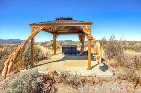 Tiny photo for 392 Del Fatti Lane, Klamath Falls, OR 97603 (MLS # 220212481)