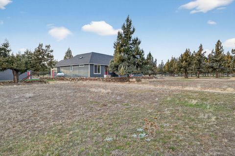 Tiny photo for 8081 SW Paious Drive, Culver, OR 97734 (MLS # 220215737)