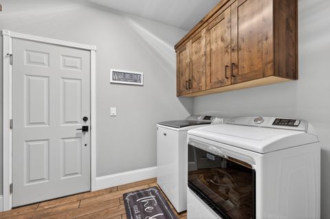 Tiny photo for 8081 SW Paious Drive, Culver, OR 97734 (MLS # 220215737)