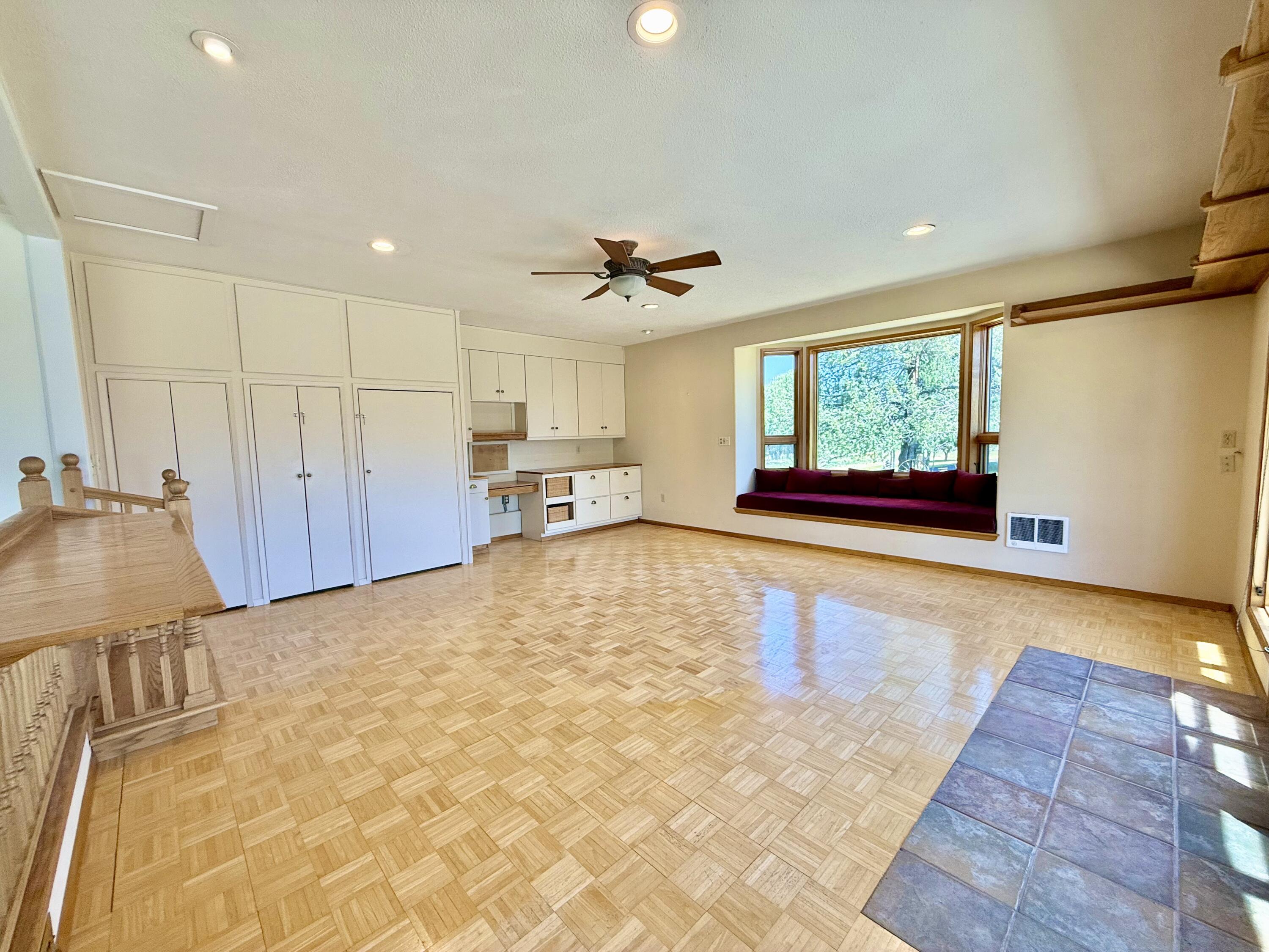 874 NW West Hills Road