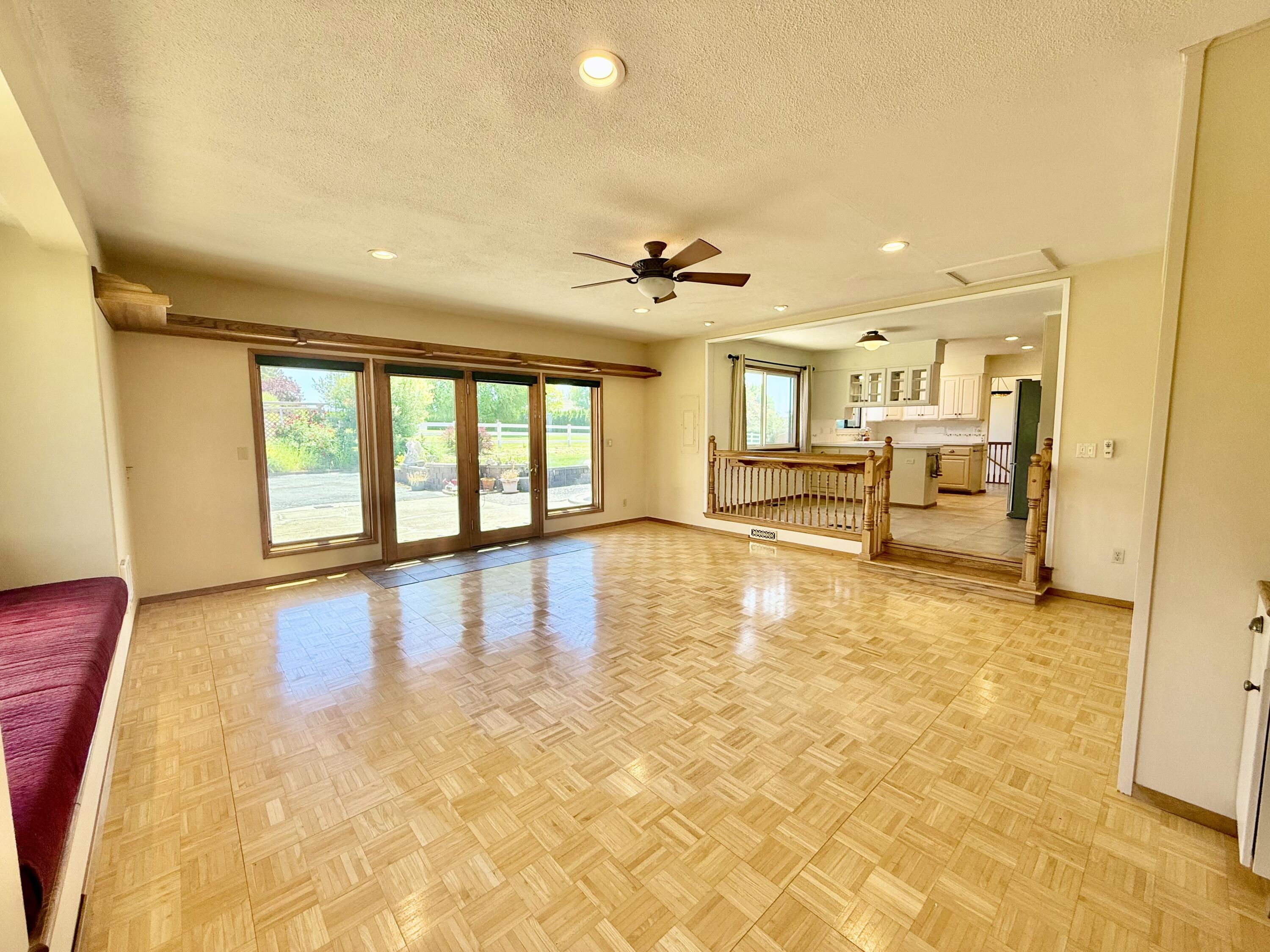 874 NW West Hills Road