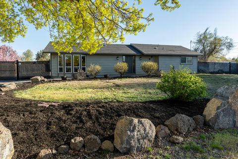 2990 SW Forest Avenue Redmond OR 97756