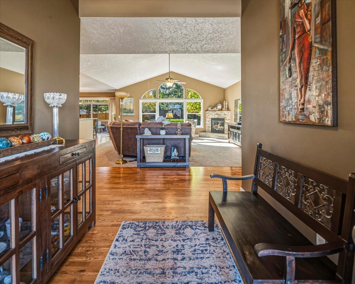 4010 SW Majestic Avenue