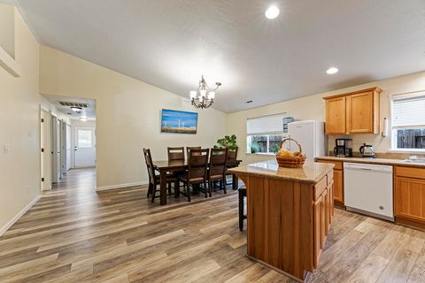 Tiny photo for 7890 27th Street, White City, OR 97503 (MLS # 220213991)