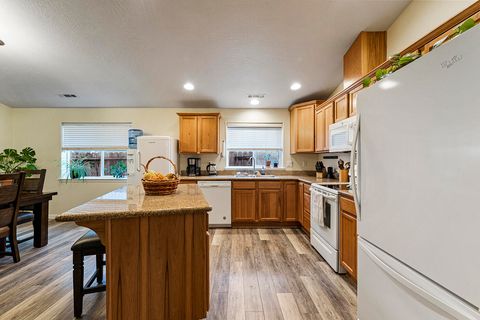 Tiny photo for 7890 27th Street, White City, OR 97503 (MLS # 220213991)