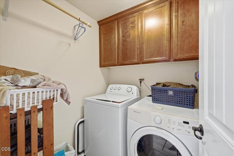 Tiny photo for 613 Nottingham Terrace, Eagle Point, OR 97524 (MLS # 220227247)