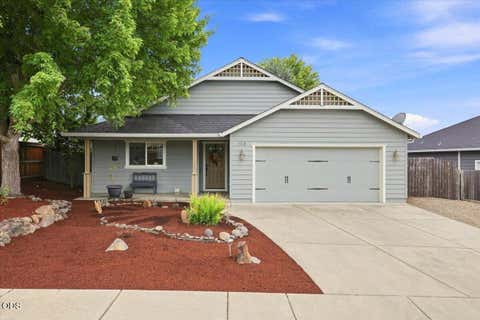 Photo of 613 Nottingham Terrace, Eagle Point, OR 97524 (MLS # 220227247)